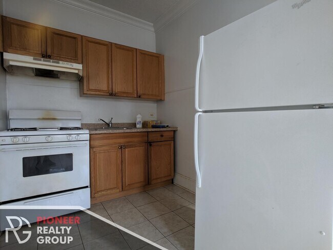 Foto del edificio - 2704 N Sawyer Ave