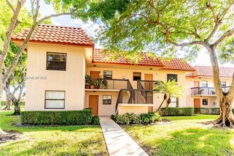 Building Photo - 15805 W Waterside Cir
