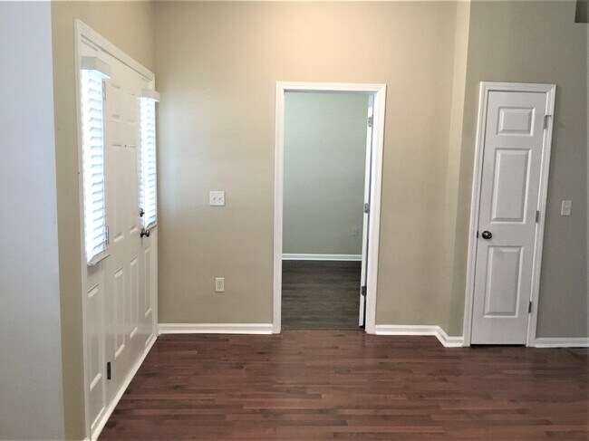 Building Photo - 9362 Prosperity Lake Drive