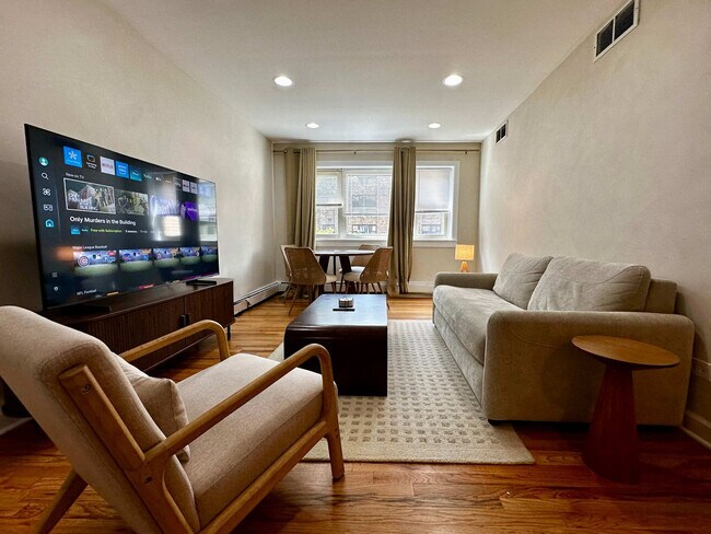 Foto del edificio - 3161 N Cambridge Ave