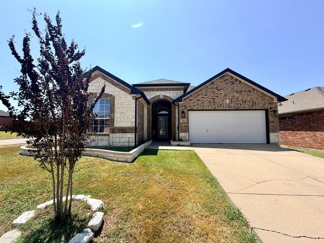 Photo - 14805 Little Anne Dr (Little Elm, TX) House