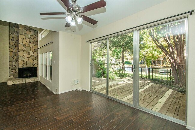 Building Photo - 2953 Country Pl Cir