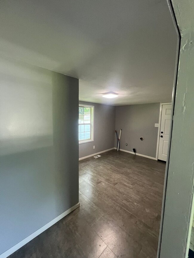 Building Photo - Recently Updated!