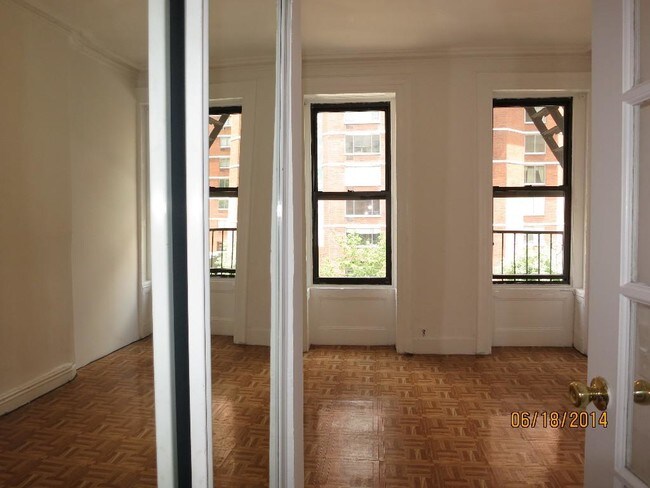 Building Photo - 489 2nd Ave