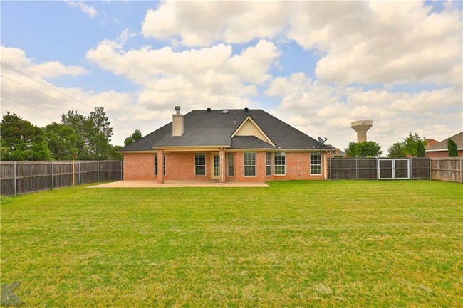 Building Photo - 8501 Saddle Creek Rd