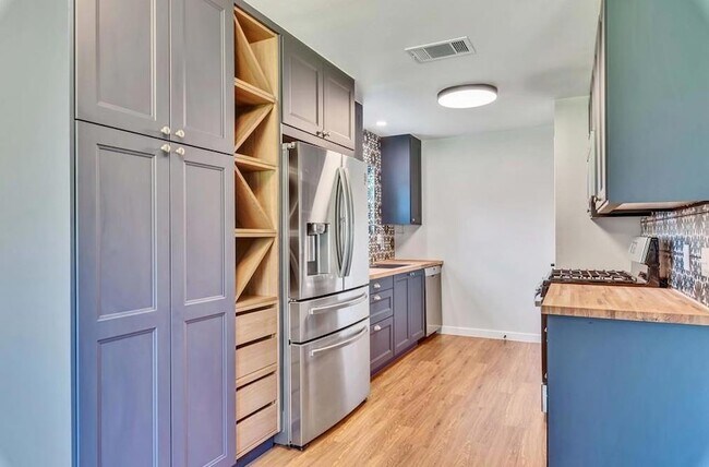 Foto del edificio - 10713 Berthound Dr