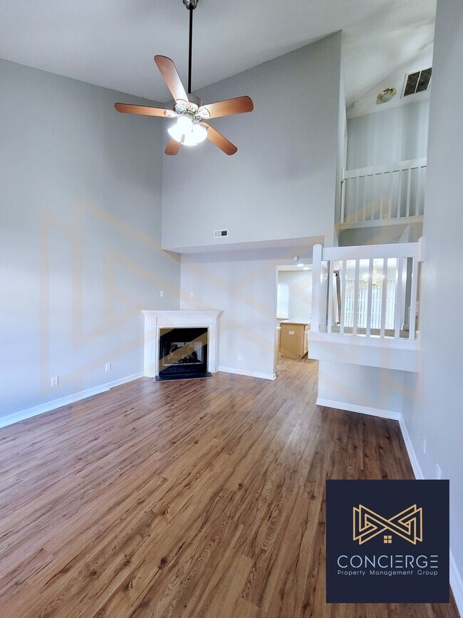Building Photo - End Unit Townhome In Prime Location
