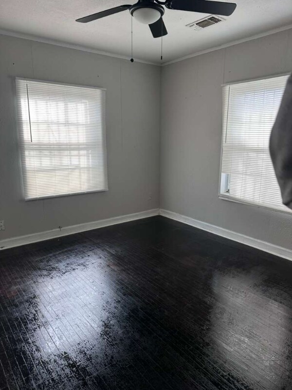 Foto del edificio - 5134 Hillburn Dr