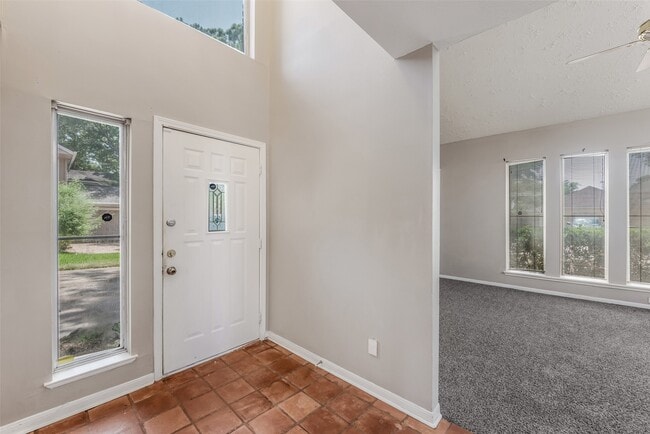 Foto del edificio - 13318 Queensride Ln