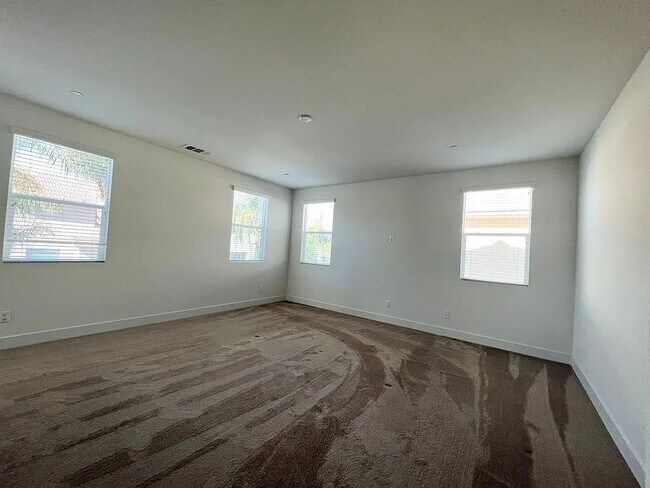 Building Photo - 15882 Kingston Rd