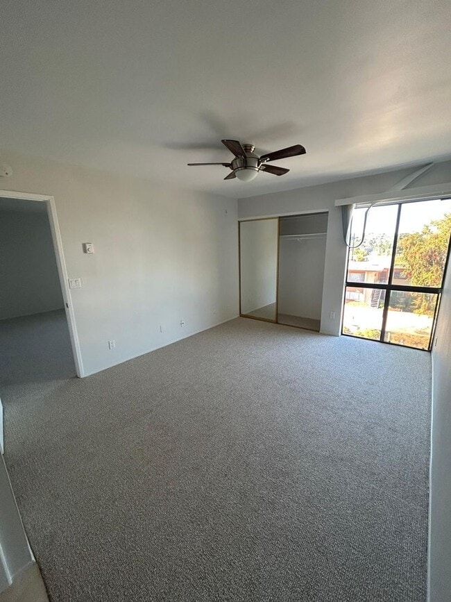 Building Photo - Spacious 1 bedroom Condo with Beautiful Views! Water, sewer, and trash included! Move In Ready! M...