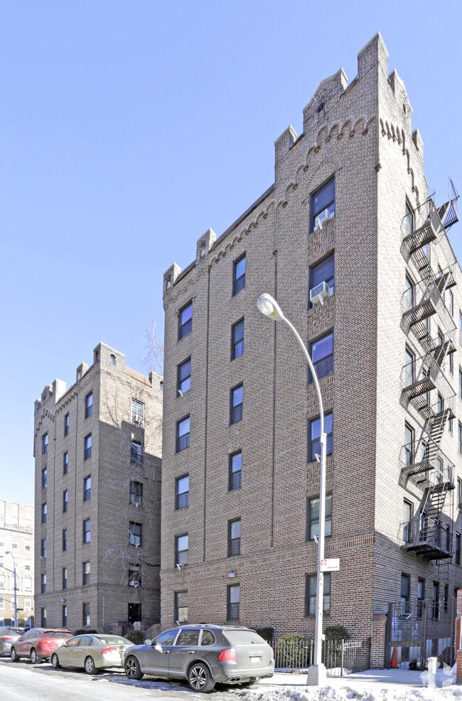 Building Photo - 8910 35th Ave