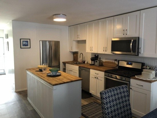 Foto del edificio - 6472 Cavalleri Rd