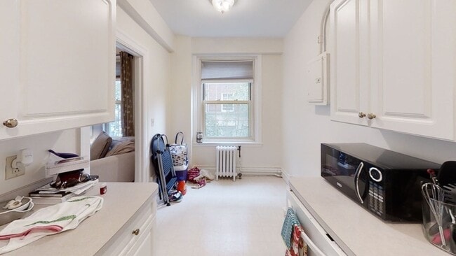 Building Photo - 1407 Beacon St