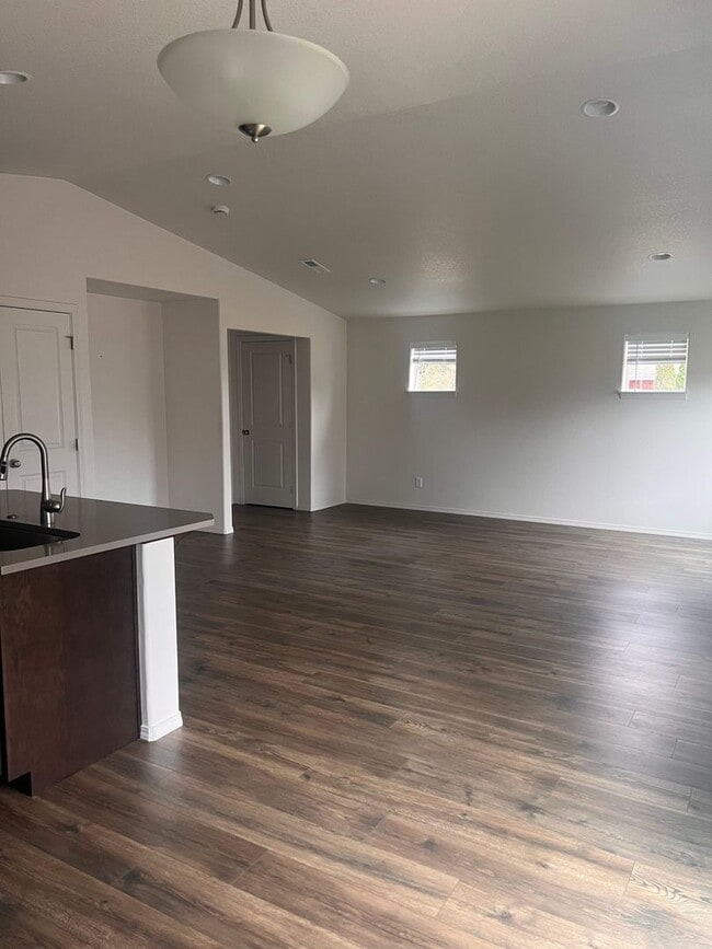 Foto del edificio - 1642 Zoe Ave