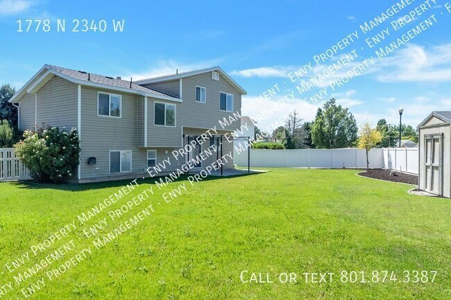 Building Photo - Absolutely STUNNING 5 Bed - 3 Bath Home - ...