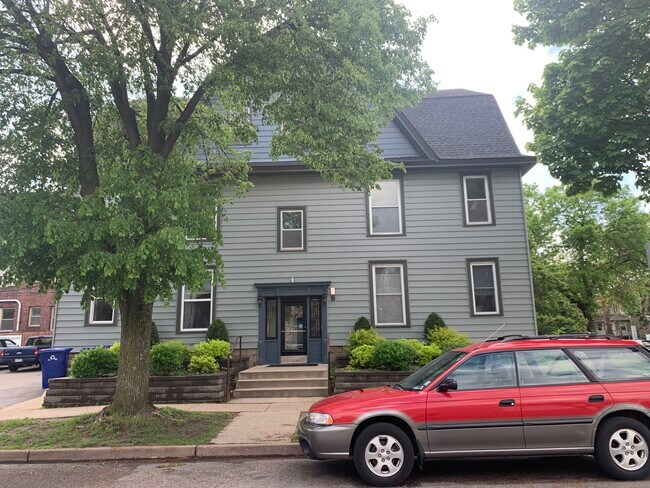 Exterior - 51 Milton St S