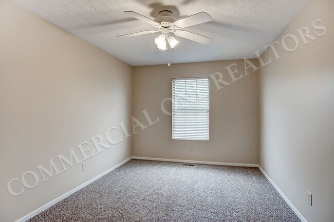 Building Photo - Great 3 Bedroom Home in Worthington Schools!
