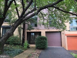 Building Photo - 3005 Mission Square Dr
