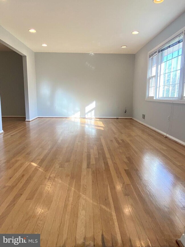 11508 Gainsborough Rd, Potomac, MD 20854 House Rental in Potomac, MD