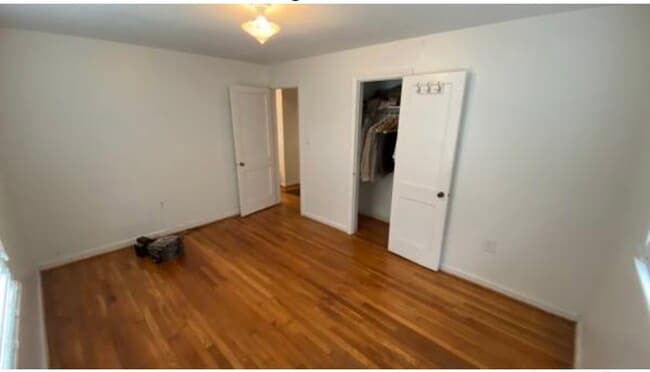 Building Photo - 104 Broce Dr