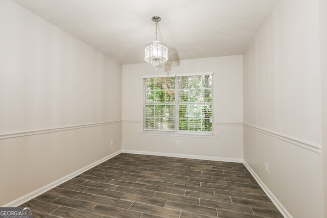 Foto del edificio - 6738 Merrywood Dr