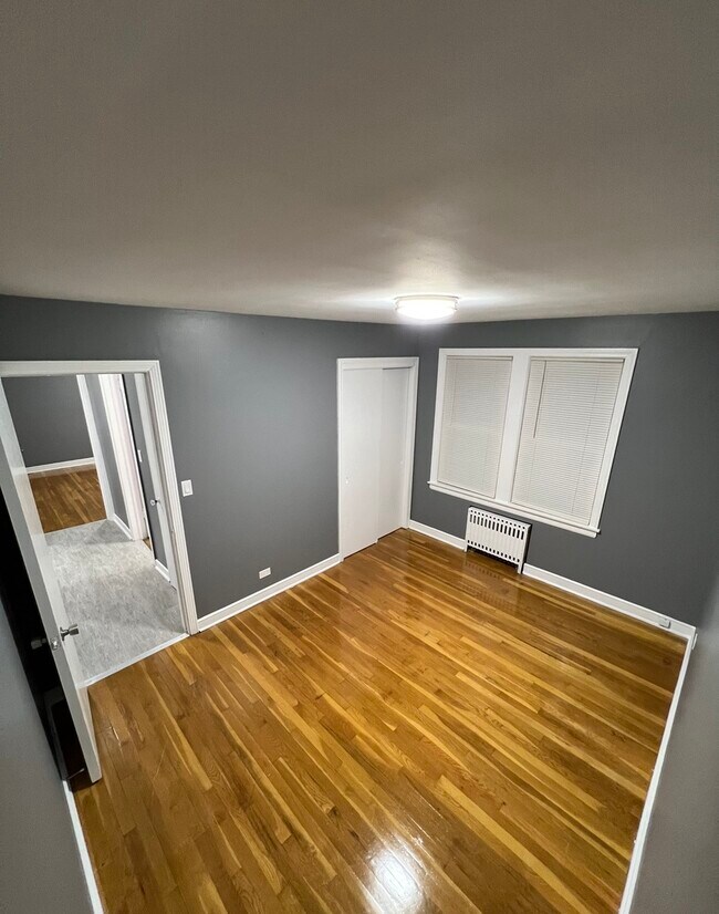 Foto del edificio - 5020 W Newport Ave