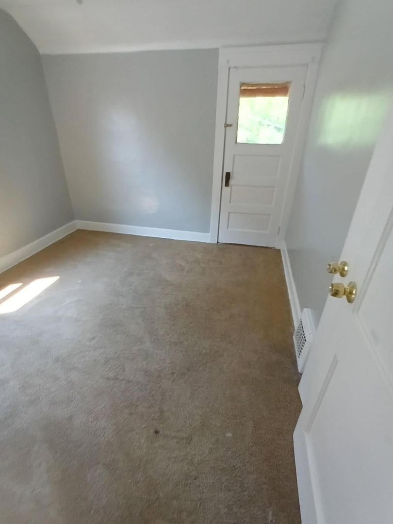 11121 Continental Ave Cleveland, OH 44104 – photo 4