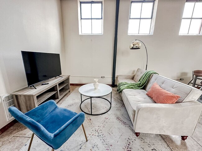 Foto del edificio - 521 N Jefferson Ave