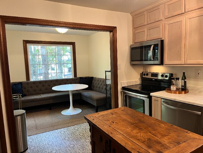 Foto del edificio - 13600 Fox Chase Terrace