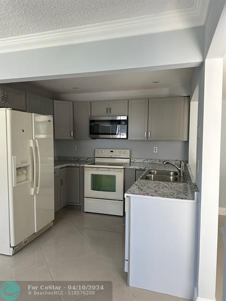 Foto del edificio - 442 NE 210th Cir Terrace