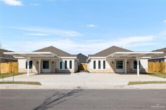 Building Photo - 1007 N Woodson Ave