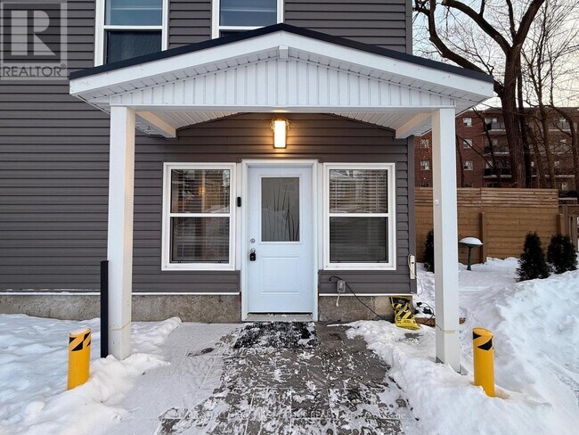 Building Photo - 33 Lincoln St