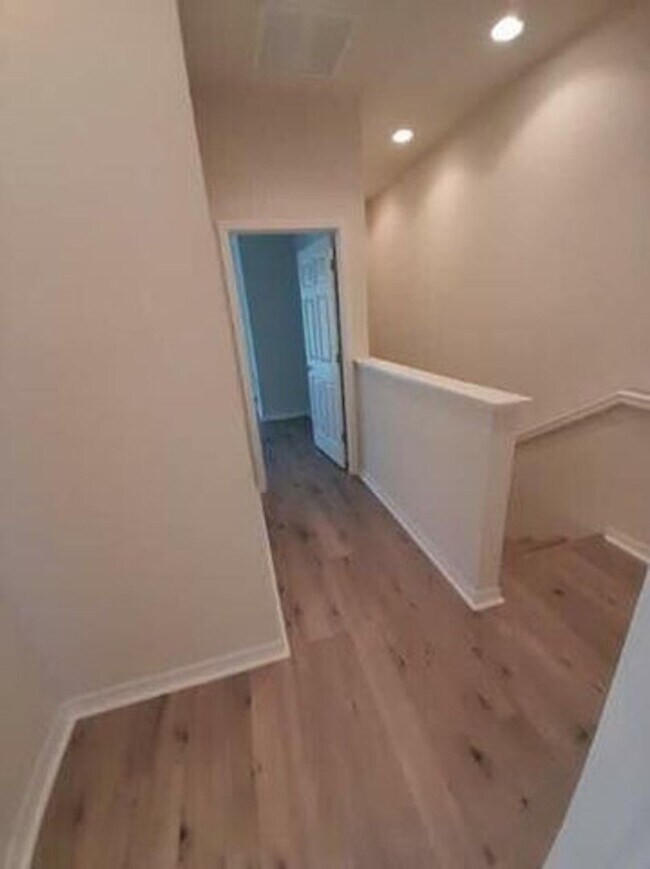 Foto del edificio - 3242 S Caroline Dr