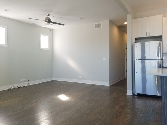 Foto del edificio - 2626 N Rockwell St