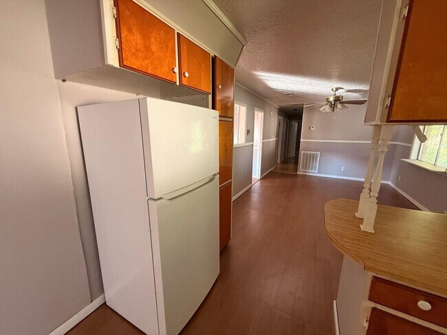 Building Photo - Move-In Ready 3BR Home Available Now!