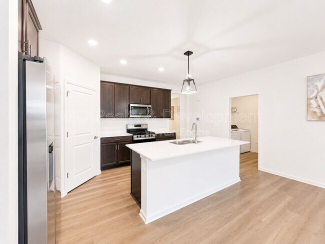 Building Photo - 14729 Greenbriar Dr