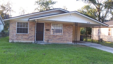 Building Photo - 2134 Danson St