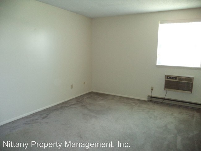 Building Photo - 2 br, 1 bath Apartment - 719-4 W. Cherry Lane