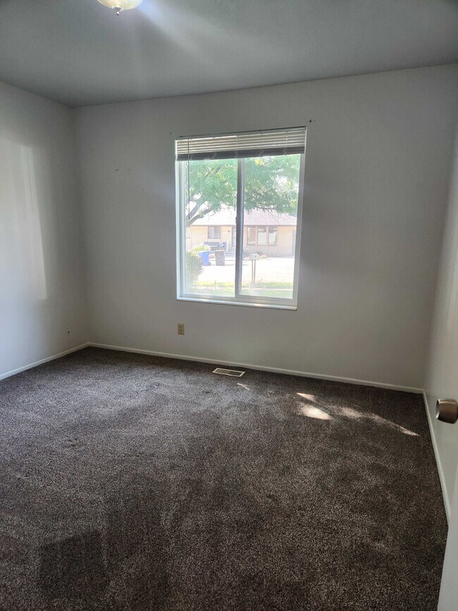 Building Photo - 3910 Westland Dr
