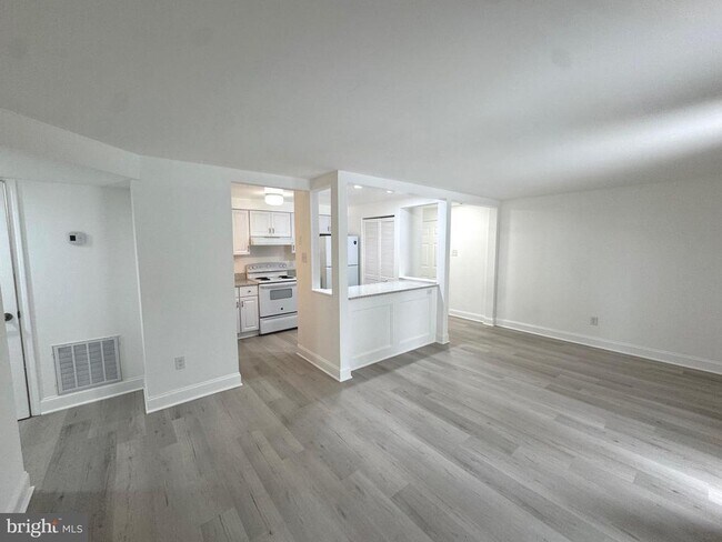 Foto del edificio - 4420 Groombridge Way