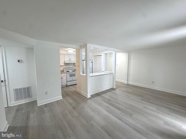 Building Photo - 4420 Groombridge Way