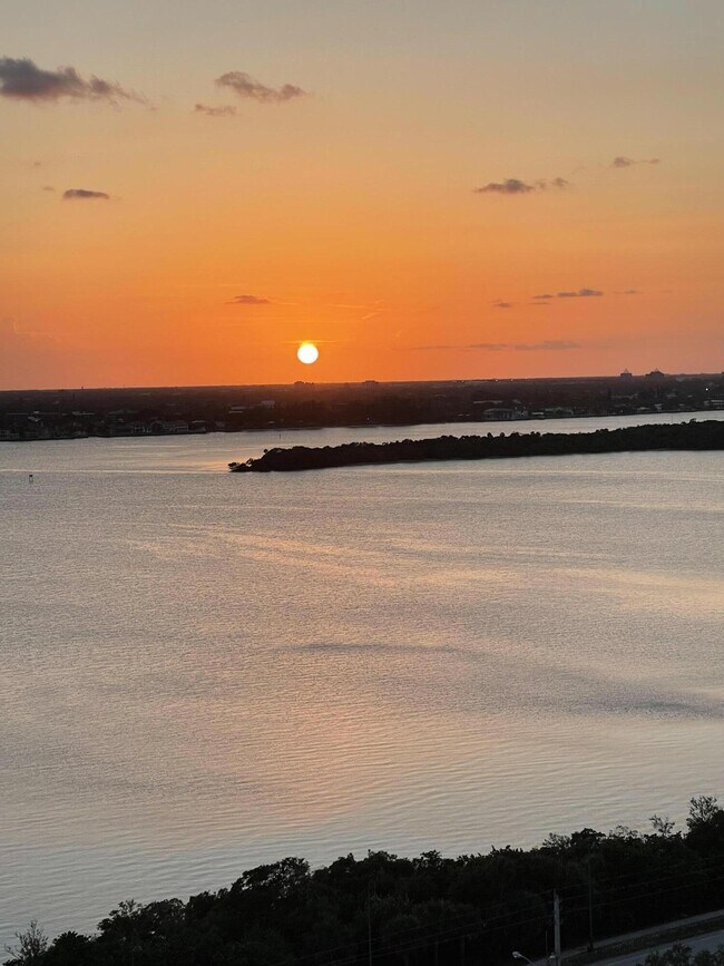 Foto del edificio - 5380 N Ocean Dr