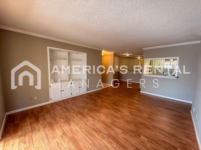 Building Photo - Inverness Area Living: Utilities Included plus Pool Access