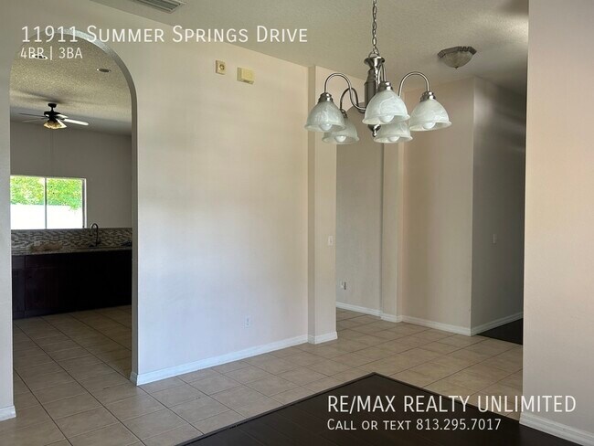 Foto del edificio - 11911 Summer Springs Dr