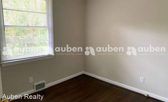 Building Photo - 4413 Woodside Haven Dr
