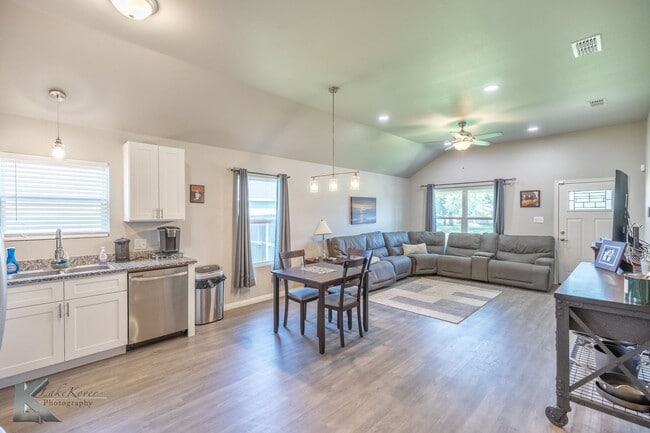 Building Photo - 6 minutes to Stargate data center