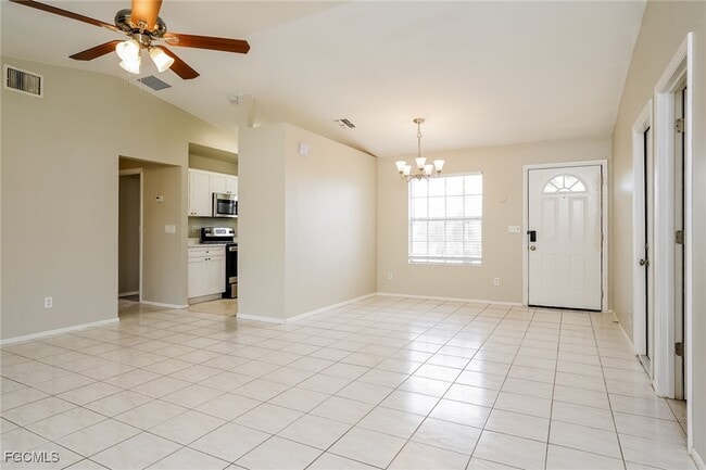 Building Photo - 3008 SW 6th Ave