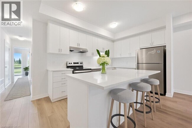 Building Photo - 135 REVERIE Wy