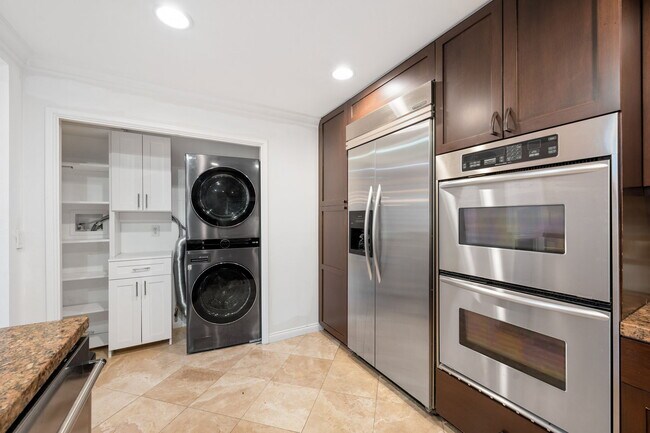 Foto del edificio - 5625 Crescent Park W